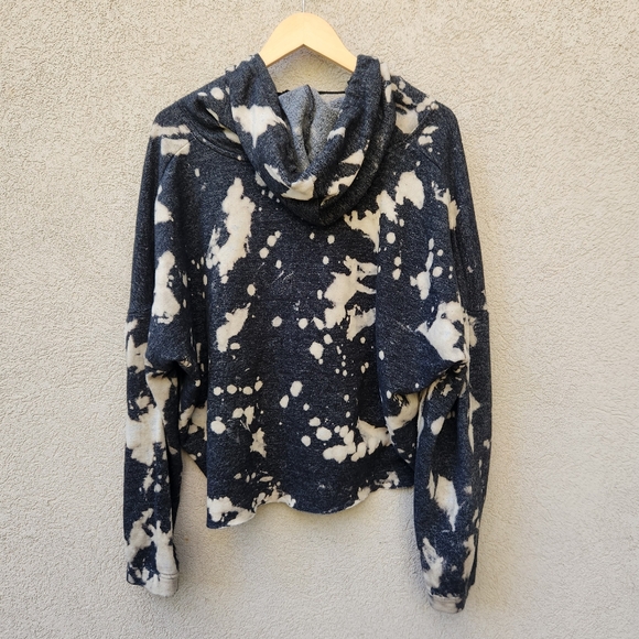 Women's Cropped Sweater Medium Blue  Grunge Safety Pins Bleach Spotted Boho Top - Picture 4 of 9